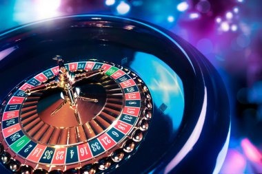 Book of Dead free-spin bonus feature showing expanded wild symbols on reel display